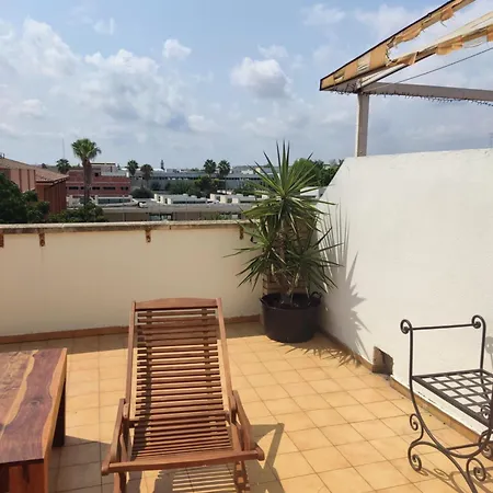 Fully-equipped Luxury Penthouse *