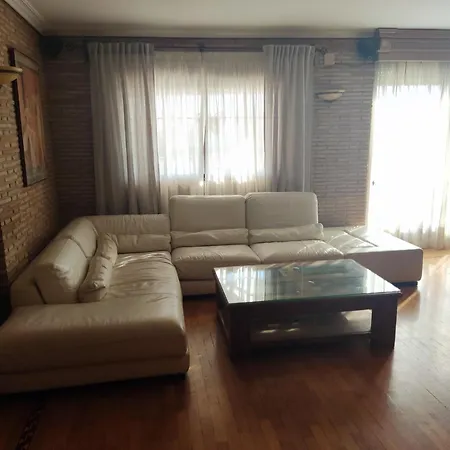 Fully-equipped Luxury Penthouse *