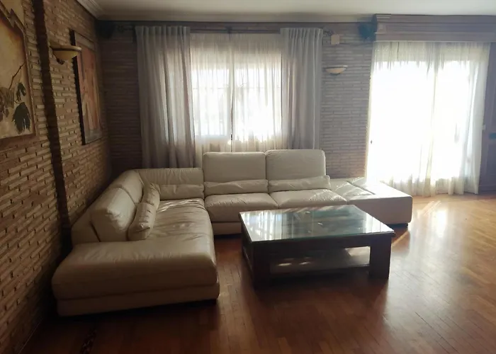 Fully-equipped Luxury Penthouse *